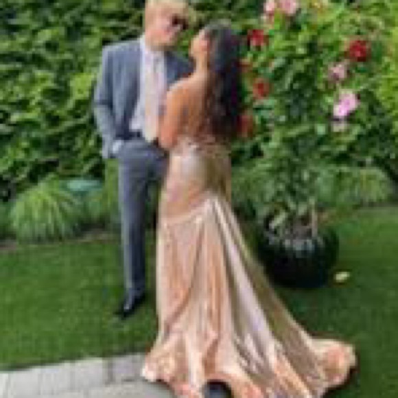 Atria (atriadresses.com) Rose Gold Prom Gown - Picture 3 of 9